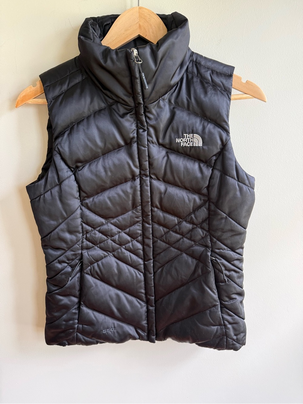 The Nortj Face 550 Goose Down Quilted Insulated Black Puffer Vest, size X S